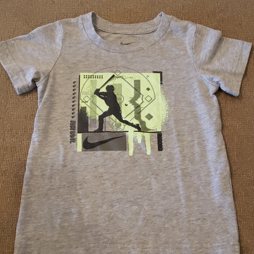 Boys Nike tee shirt